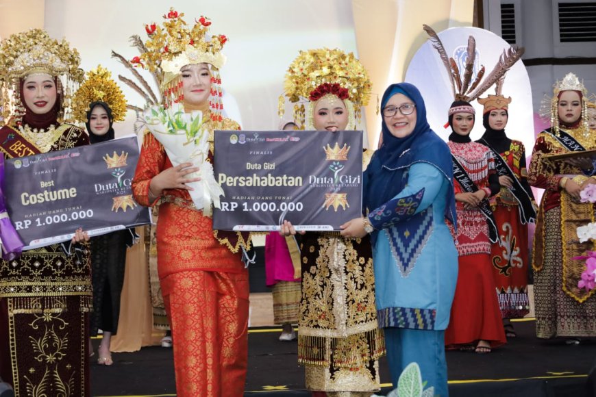 Vania Prilly Pelajar dari SMA PL. Santo Yohanes terpilih menjadi Duta Gizi Kabupaten Ketapang tahun 2024 setelah mengikuti berbagai seleksi