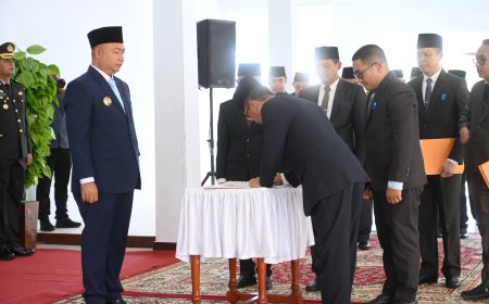 Bupati Ketapang, Alexander Wilyo, Lantik Pejabat Manajerial dan Tegaskan Arah Baru Birokrasi