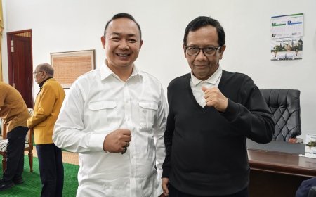 Bupati Ketapang Silaturahmi dengan Prof. Mahfud MD, Bahas Sinergi Hukum dan Pembangunan Daerah