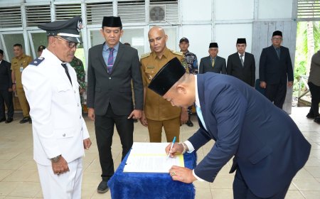 Dua Kepala Desa PAW Resmi Dilantik, Bupati Ketapang Dorong Pemerintahan Desa Profesional