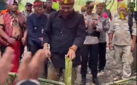 Bupati Ketapang Alexander Wilyo Hadiri Acara Adat di Air Upas, Tegaskan Pentingnya Pelestarian Budaya