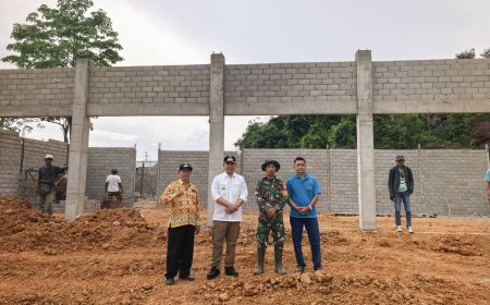 Bupati Ketapang Pantau Langsung Pembangunan Gerai KDMP Semandang Kiri