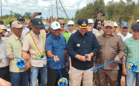 Bupati Ketapang Resmikan Jalan Pelang Cafe Merah - Kepuluk, Dorong Konektivitas dan Ekonomi Masyarakat