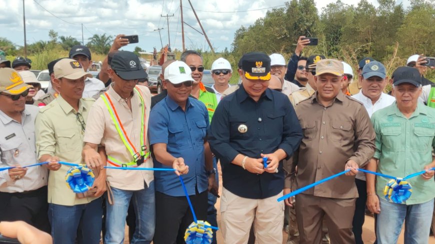 Bupati Ketapang Resmikan Jalan Pelang Cafe Merah - Kepuluk, Dorong Konektivitas dan Ekonomi Masyarakat